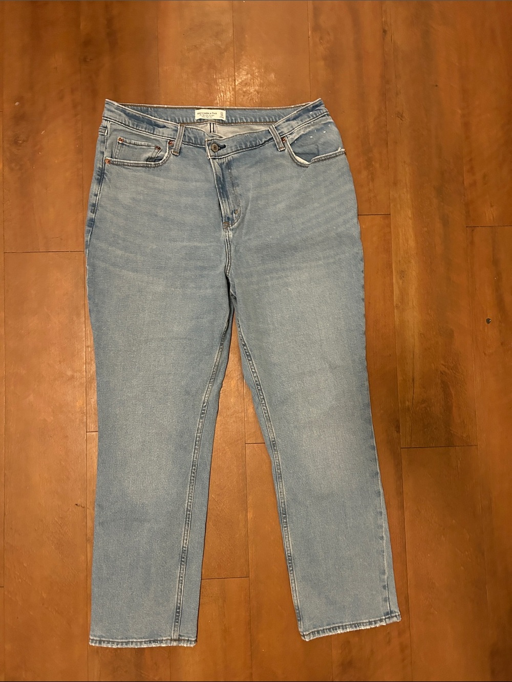 Abercrombie & Fitch Light Wash Straight-Leg Women’s Jeans